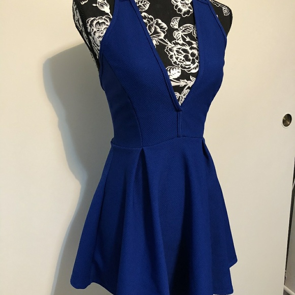 Dress - Picture 2 of 6